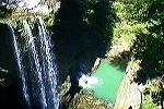 Glitzernder Wasserfall
