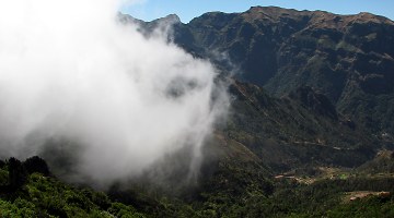 Wolken am Encumeada Pass